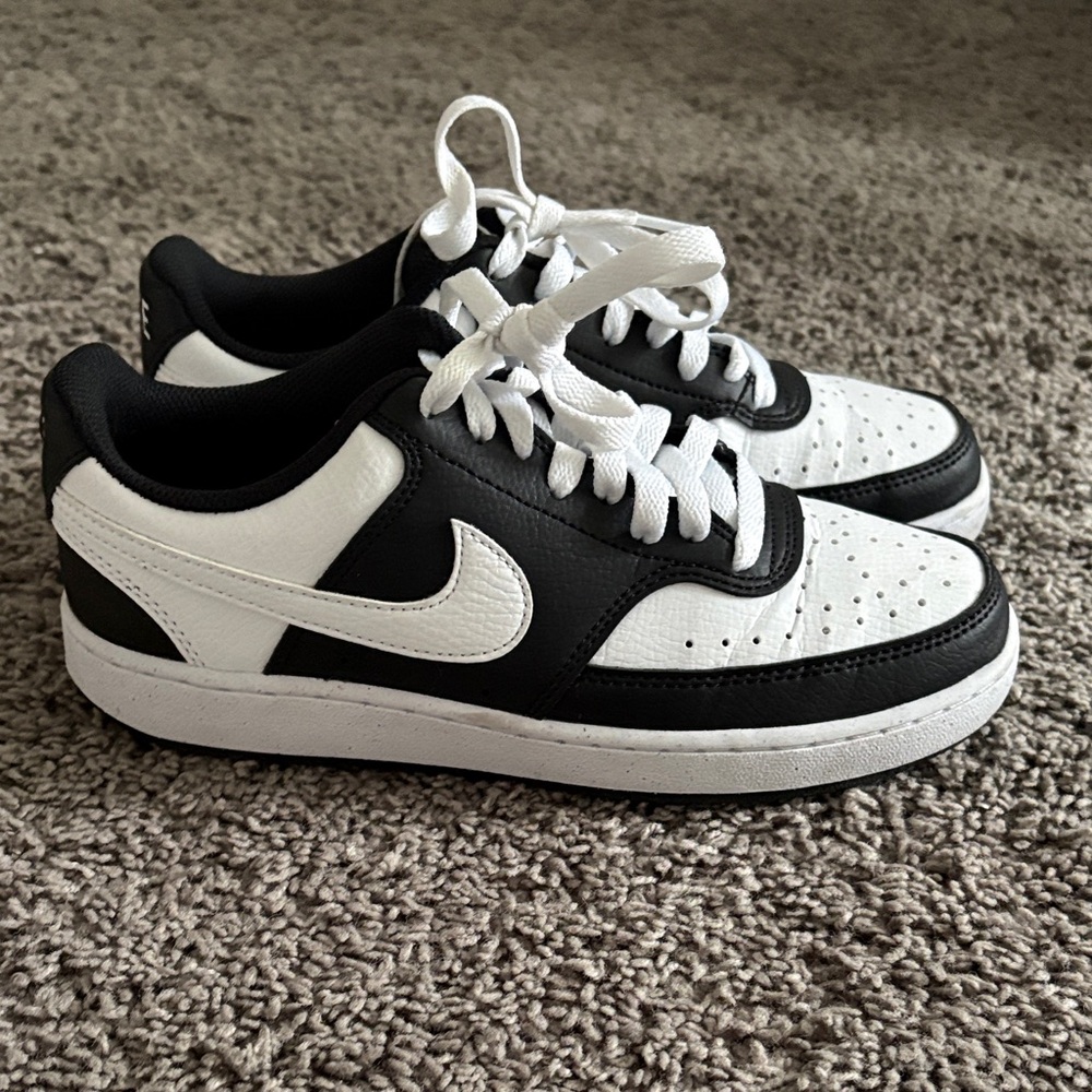 Nike Court Vision Low Sneakers